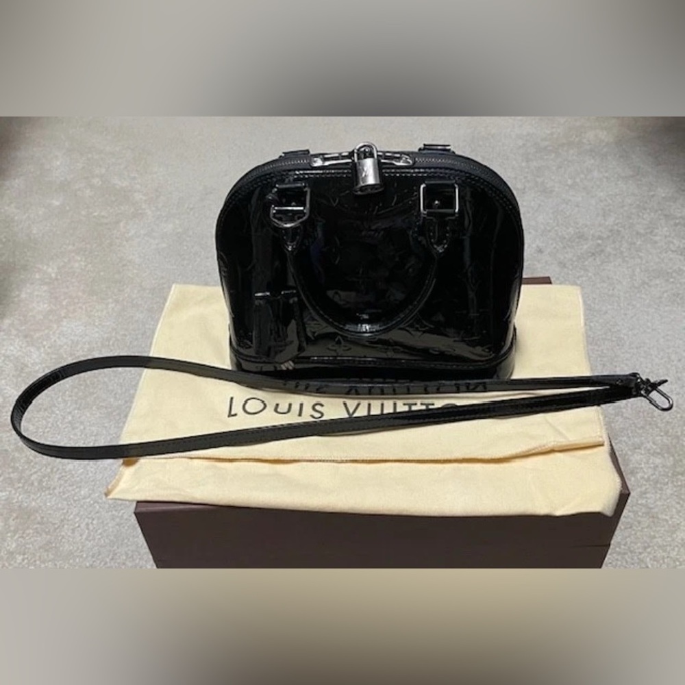 LOUIS VUITTON Alma BB Monogram Vernis Leather Noir Magnetique (Black)